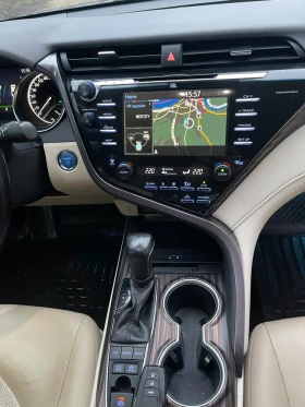 Toyota Camry КАМЕРА/НАВИ/МНОГО ЕКСТРИ, снимка 16
