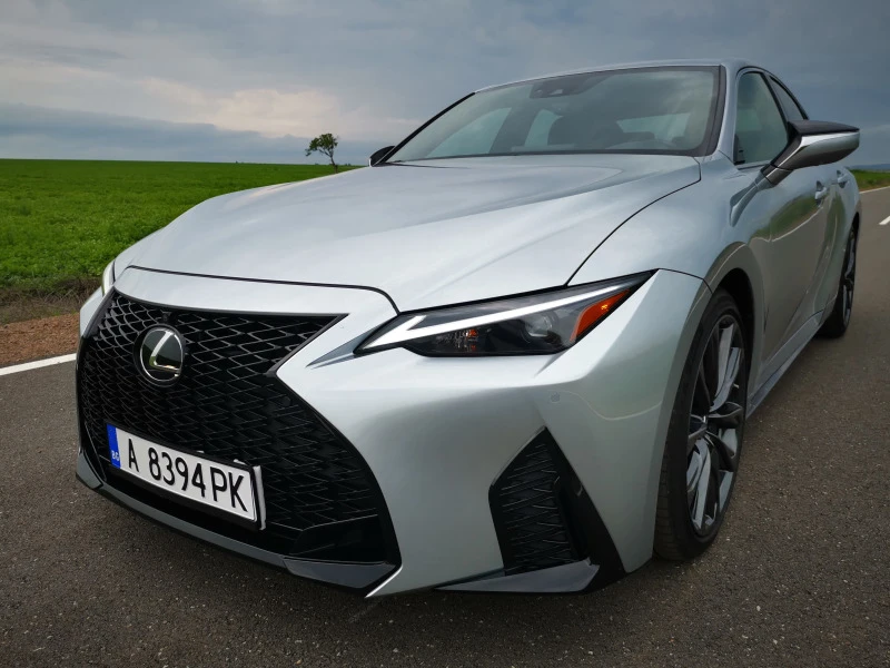 Lexus IS 350 350 F SPORT, снимка 3 - Автомобили и джипове - 45639523