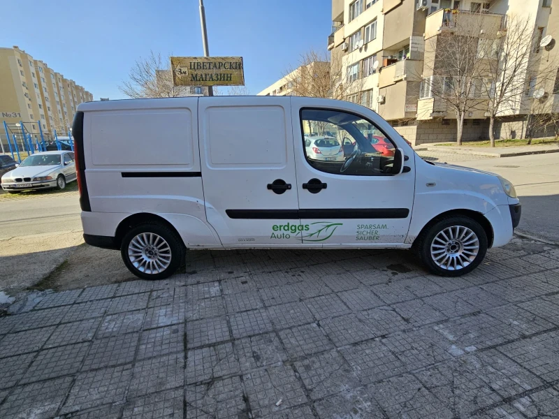 Fiat Doblo 1.6 Бензин/Метан 109к.с. MAXI База, снимка 3 - Автомобили и джипове - 48860324