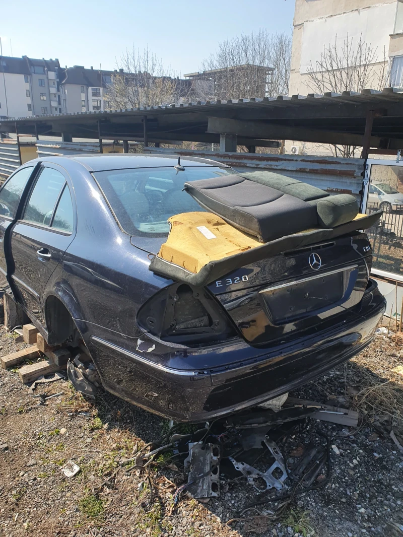 Mercedes-Benz E 320 204, снимка 3 - Автомобили и джипове - 49445747