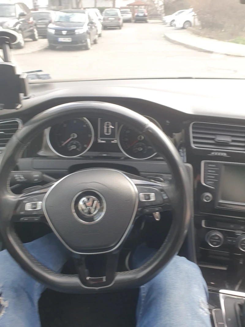 VW Golf, снимка 11 - Автомобили и джипове - 49583113