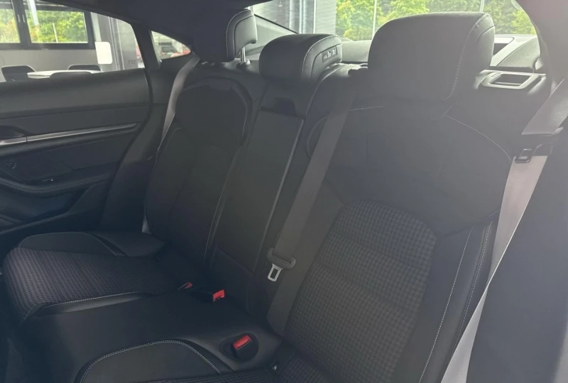 Porsche Taycan 4S/FACELIFT/SPORT CHRONO/BOSE/PANO/360/, снимка 17 - Автомобили и джипове - 52212867