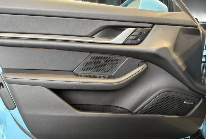 Porsche Taycan 4S/FACELIFT/SPORT CHRONO/BOSE/PANO/360/, снимка 8 - Автомобили и джипове - 52212867