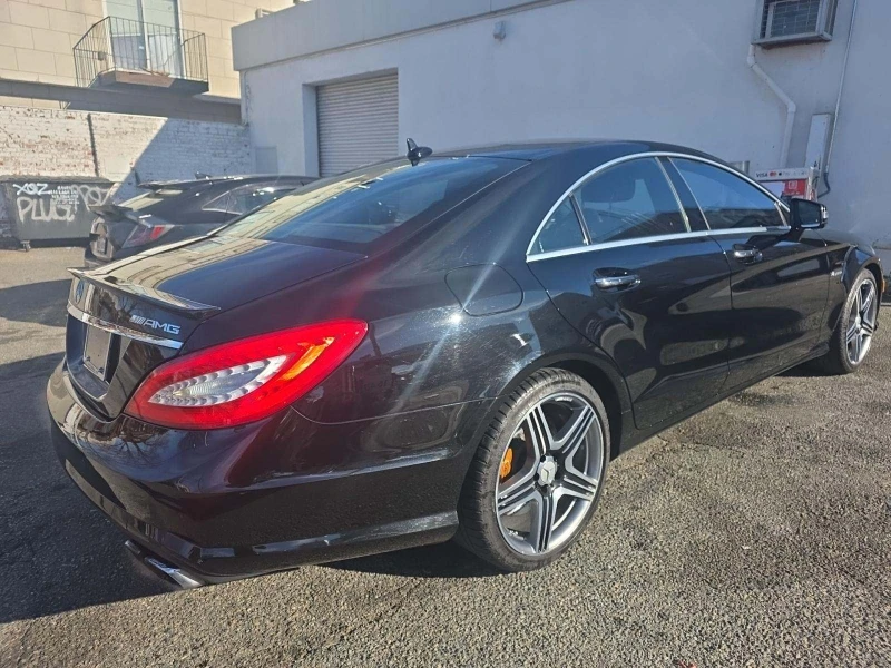 Mercedes-Benz CLS 63 AMG * CARFAX * БЕЗ ПЪРВОНАЧАЛНА ВНОСКА, снимка 3 - Автомобили и джипове - 52740911