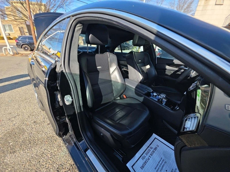 Mercedes-Benz CLS 63 AMG * CARFAX * БЕЗ ПЪРВОНАЧАЛНА ВНОСКА, снимка 12 - Автомобили и джипове - 52740911