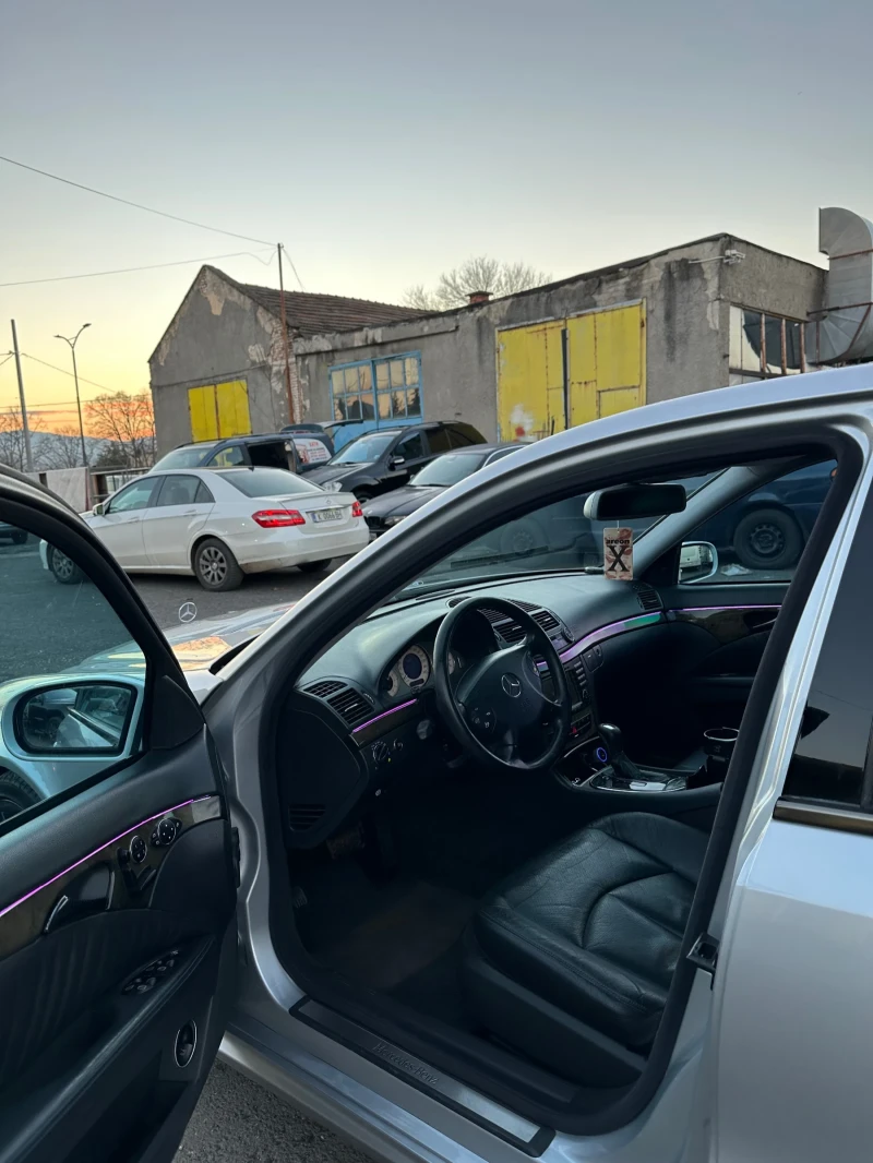 Mercedes-Benz E 500, снимка 8 - Автомобили и джипове - 52770663