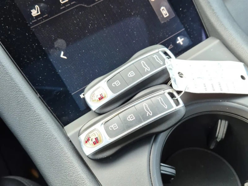 Porsche Taycan * 4S * CARFAX * ФИНАНСИРАНЕ, снимка 8 - Автомобили и джипове - 53293946