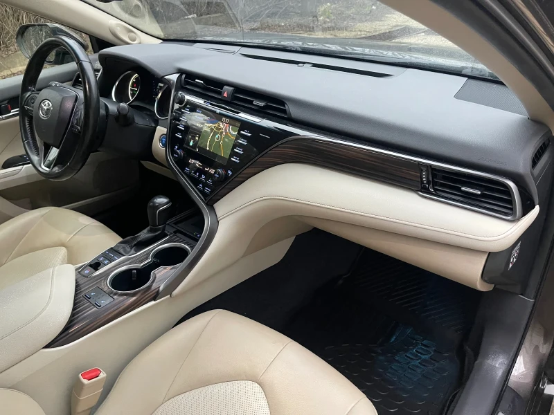 Toyota Camry КАМЕРА/НАВИ/МНОГО ЕКСТРИ, снимка 15 - Автомобили и джипове - 53488792