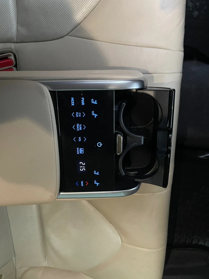 Toyota Camry КАМЕРА/НАВИ/МНОГО ЕКСТРИ, снимка 12 - Автомобили и джипове - 53488792