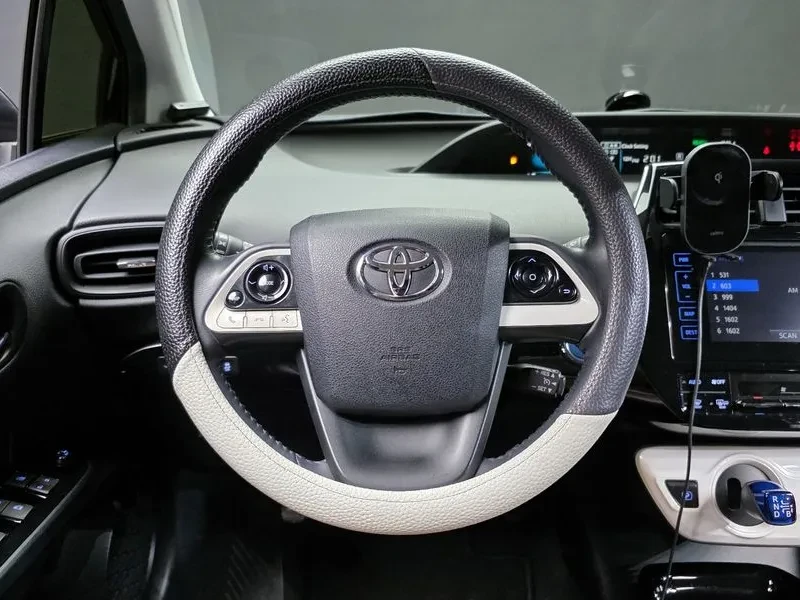 Toyota Prius 4Th Generation 1.8 E, снимка 13 - Автомобили и джипове - 55097000