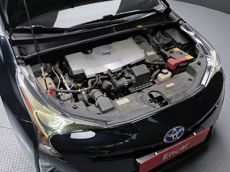 Toyota Prius 4Th Generation 1.8 E, снимка 6 - Автомобили и джипове - 55097000