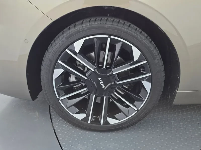 Kia K8 2.5 Gasoline 2Wd Noblesse, снимка 5 - Автомобили и джипове - 56736353