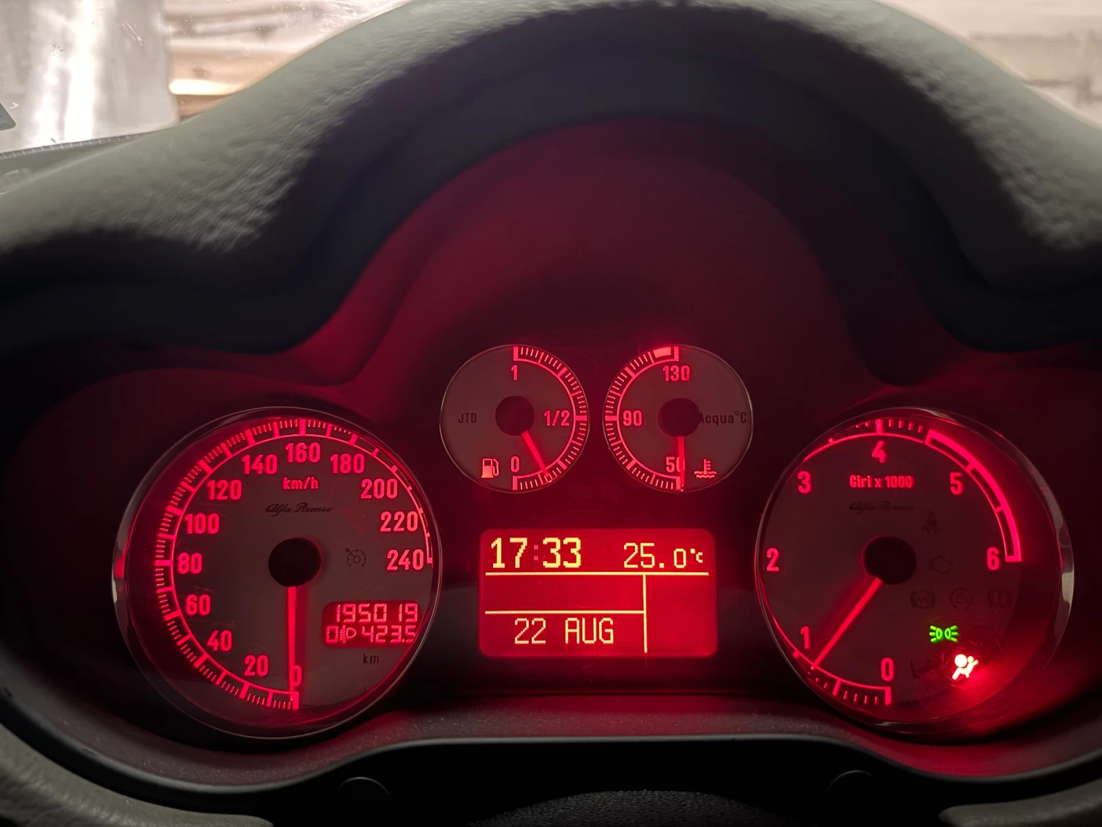 Alfa Romeo 147 1.9JTDM - изображение 10