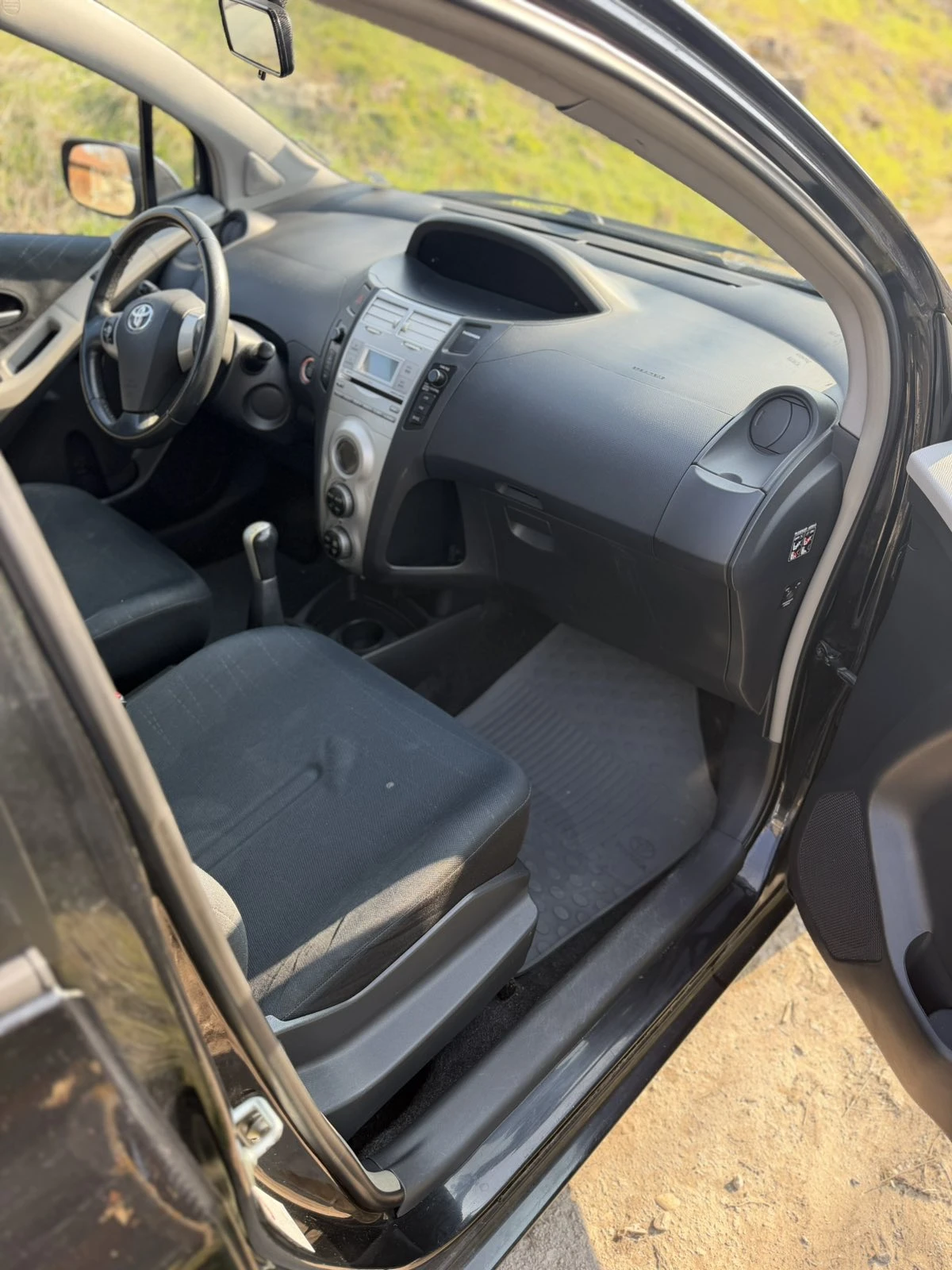 Toyota Yaris, снимка 4 - Автомобили и джипове - 53757214
