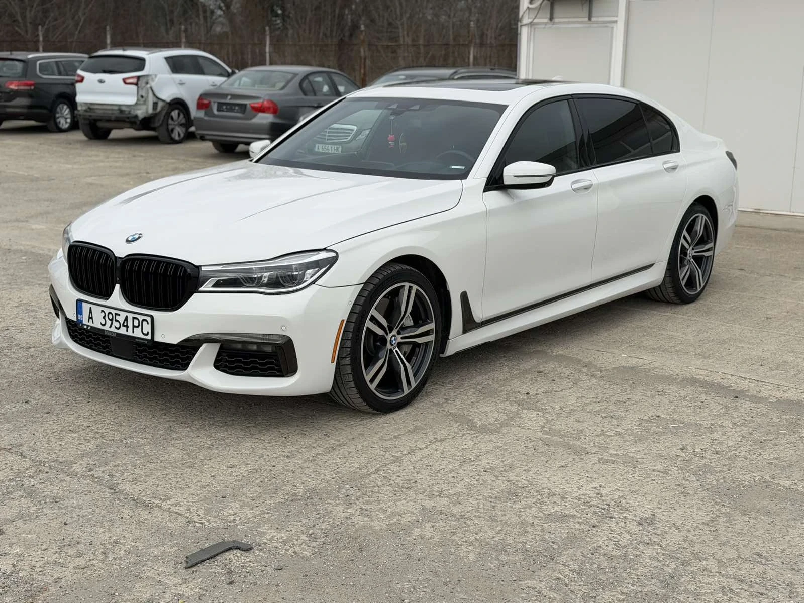 BMW 750, снимка 4 - Автомобили и джипове - 54101454