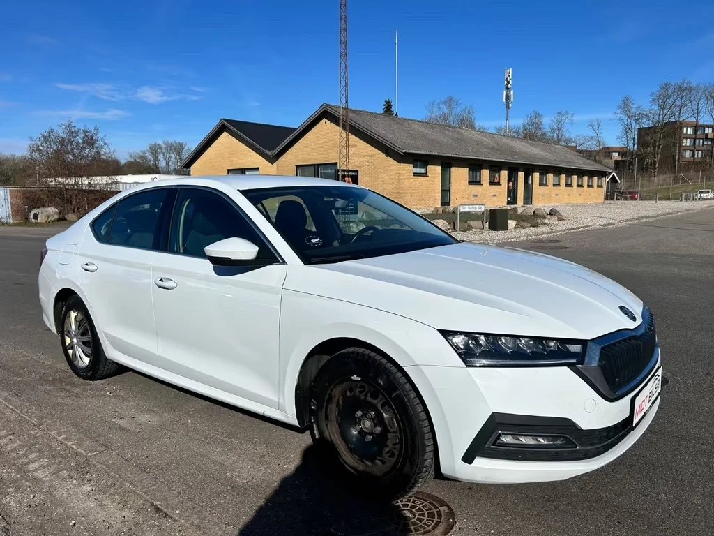 Skoda Octavia 2.0tdi Aut. 150ps DK, снимка 3 - Автомобили и джипове - 54158636