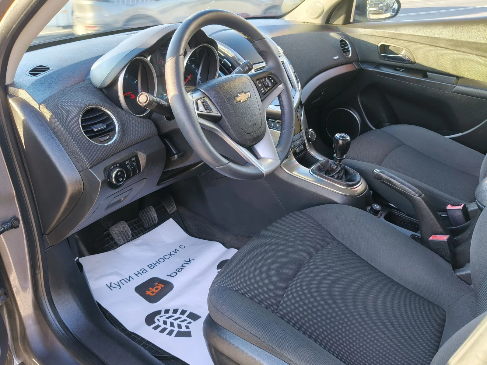 Chevrolet Cruze 1.6i Face, снимка 8 - Автомобили и джипове - 54965062