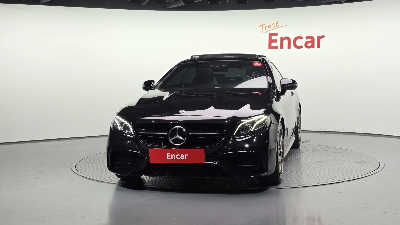 Mercedes-Benz E 220 63 AMG PK* DIGITAL* KEYLESS* AMBIENT* HEAD-UP* КРА, снимка 2 - Автомобили и джипове - 54975373