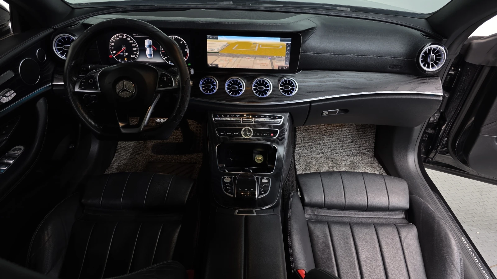 Mercedes-Benz E 220 63 AMG PK* DIGITAL* KEYLESS* AMBIENT* HEAD-UP* КРА, снимка 7 - Автомобили и джипове - 54975373