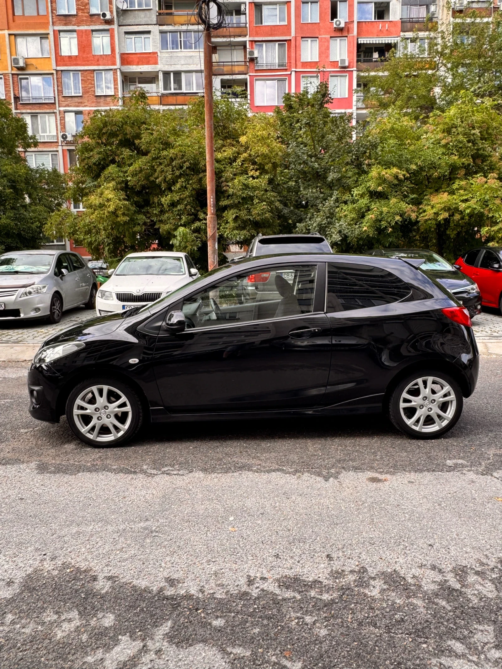 Mazda 2 Mazda 2 keyless, снимка 5 - Автомобили и джипове - 55269624