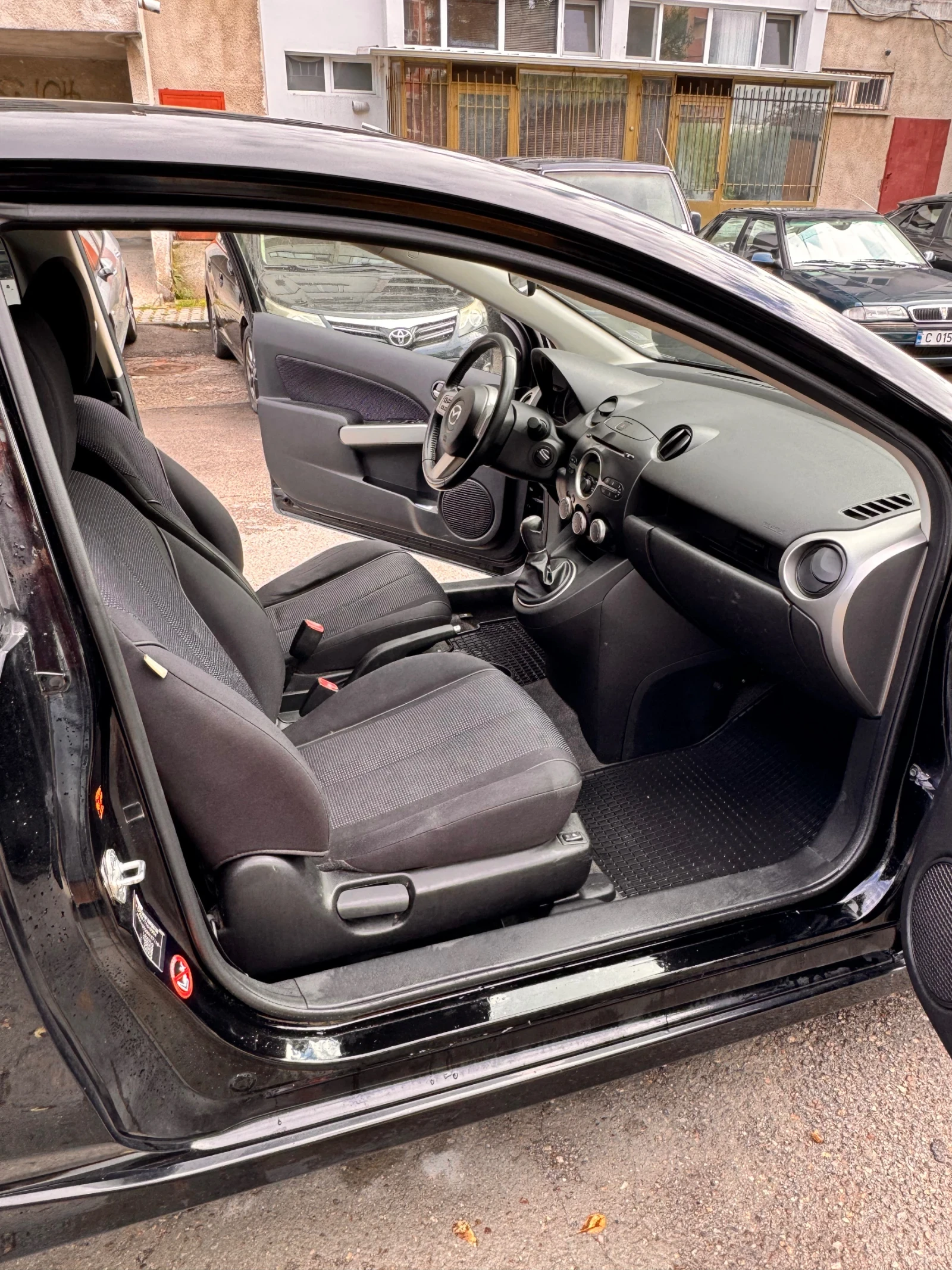 Mazda 2 Mazda 2 keyless, снимка 6 - Автомобили и джипове - 55269624
