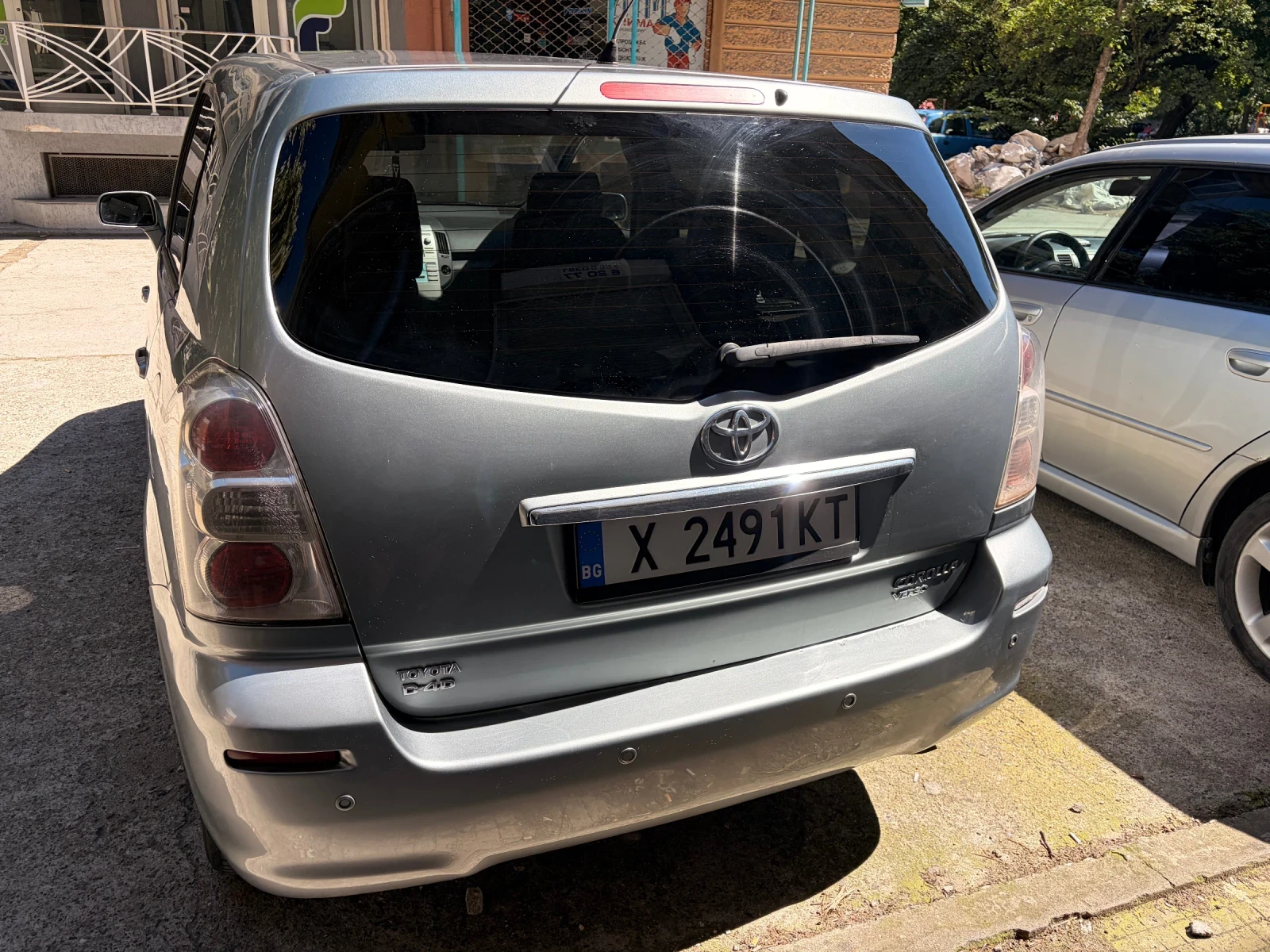 Toyota Corolla verso 2.2 D4-D, снимка 4 - Автомобили и джипове - 55622526