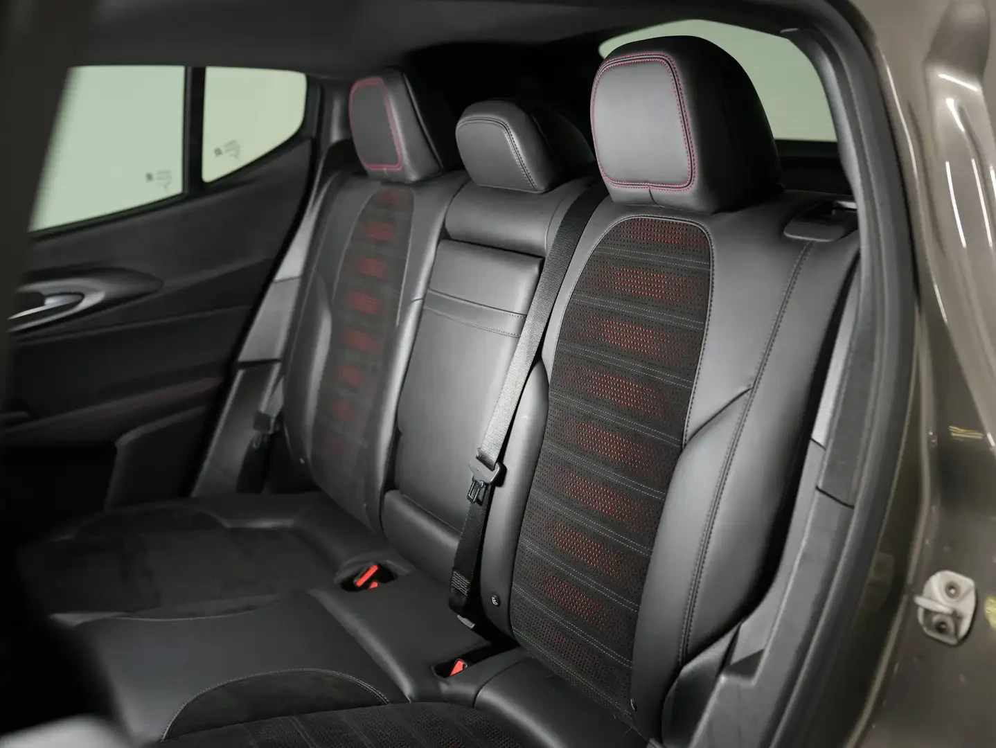 Alfa Romeo Tonale VELOCE 2.0T AWD * DIS * ПОДГРЕВ * ЛЮК, снимка 9 - Автомобили и джипове - 56112718