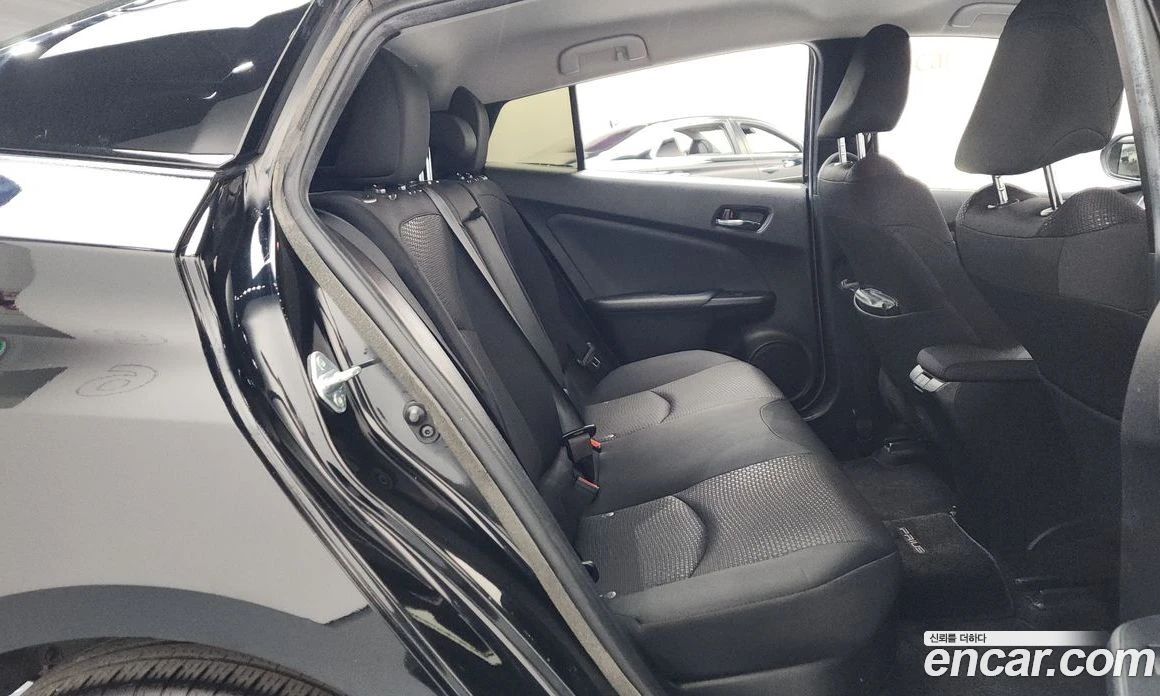 Toyota Prius 1.8, снимка 12 - Автомобили и джипове - 56123267