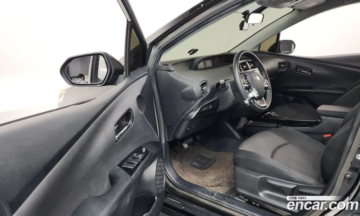 Toyota Prius 1.8, снимка 10 - Автомобили и джипове - 56123267