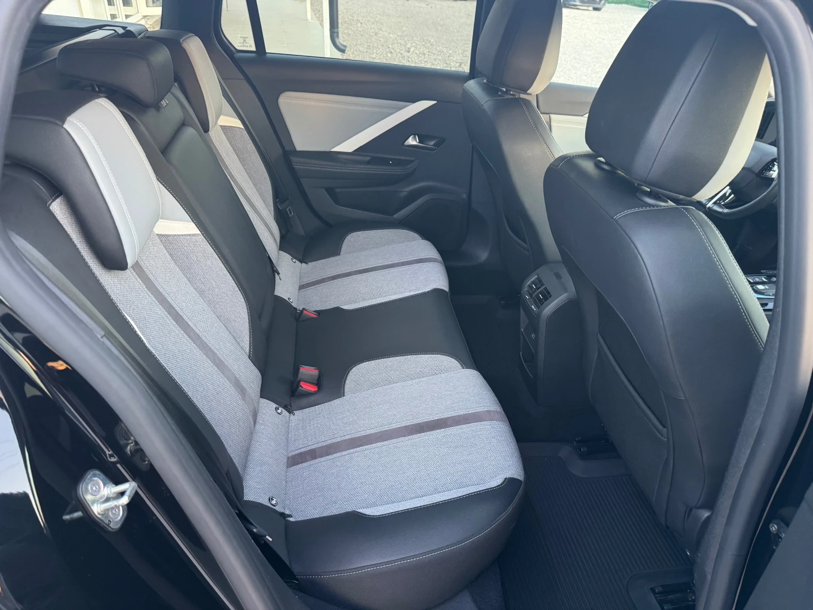 Opel Astra ���������, Keyless, 1.5D, CarPlay, 2024�. | Mobile.bg � ����������� 10