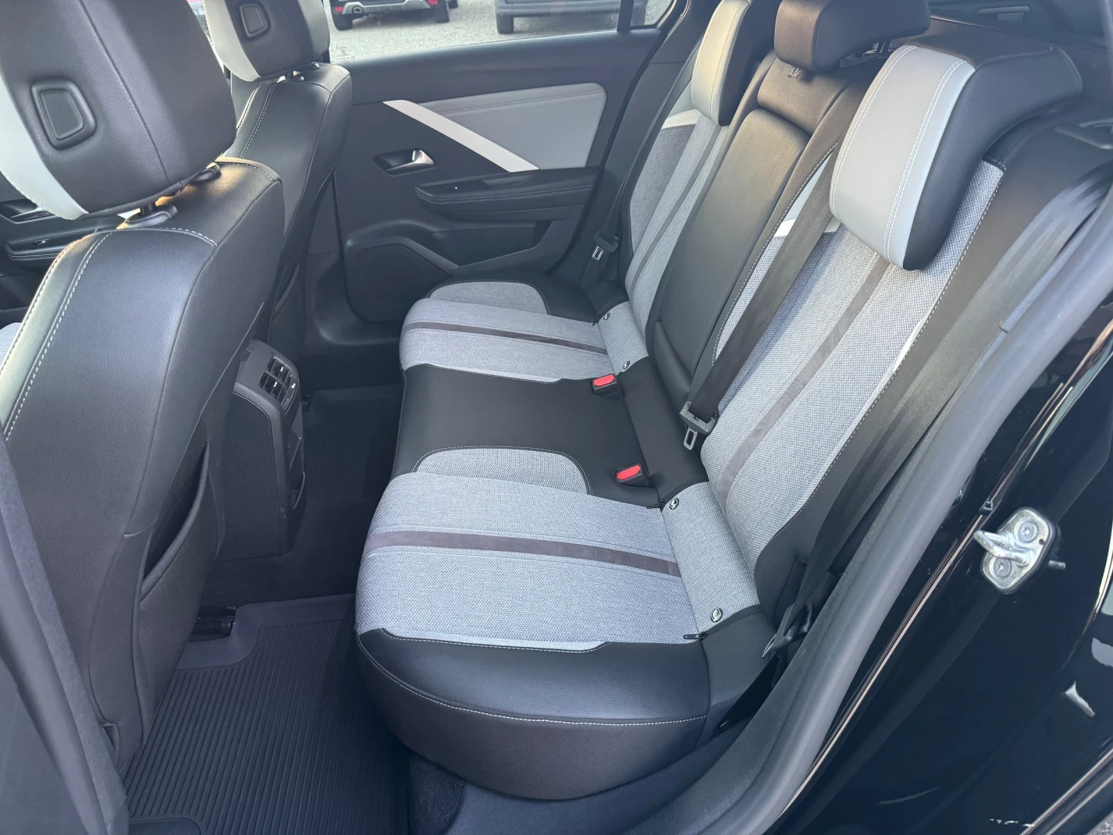 Opel Astra ���������, Keyless, 1.5D, CarPlay, 2024�. | Mobile.bg � ����������� 8