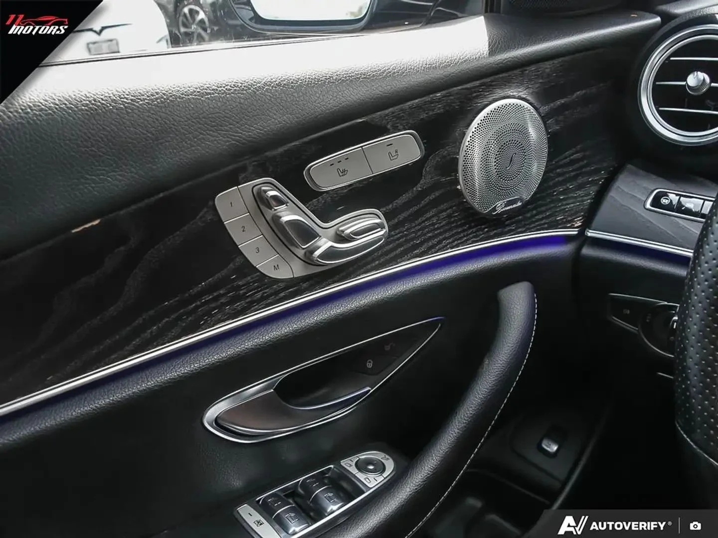 Mercedes-Benz E 300, снимка 7 - Автомобили и джипове - 56740324