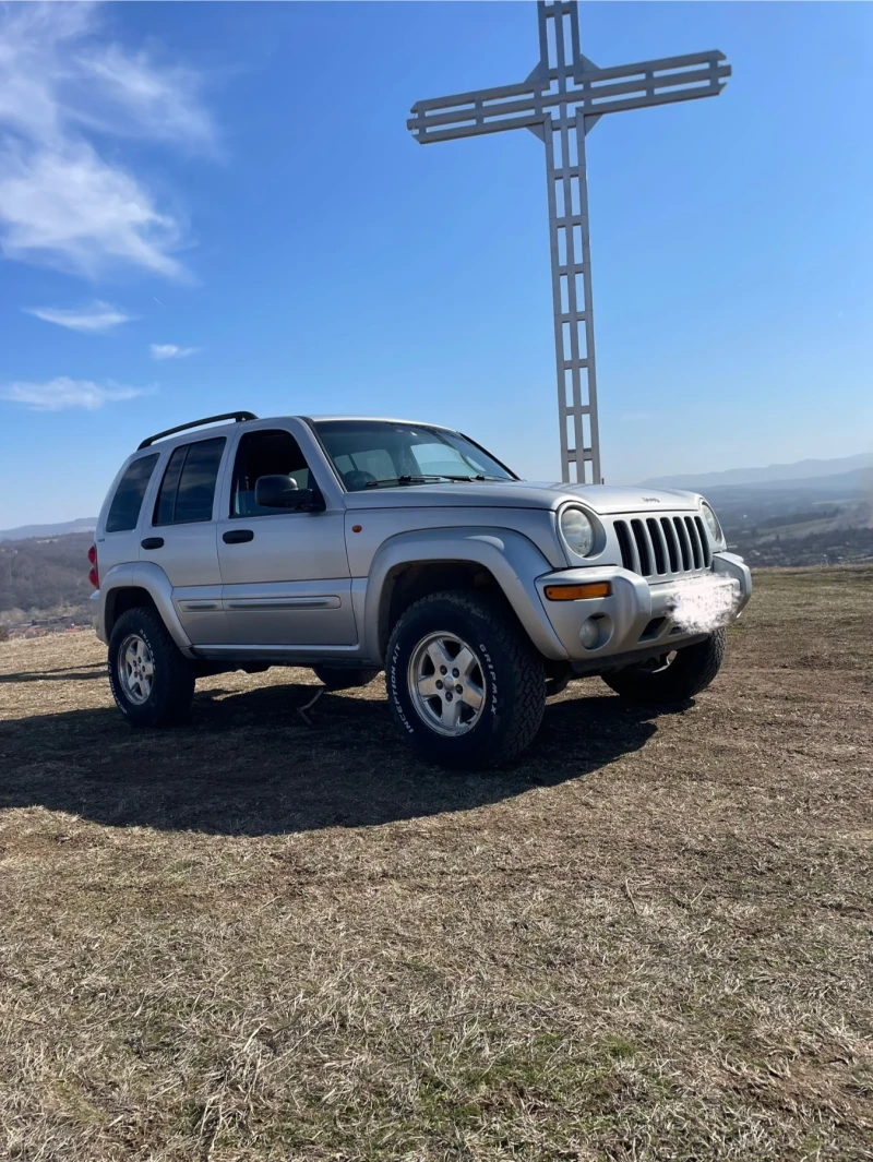 Jeep Cherokee KJ, снимка 3 - Автомобили и джипове - 49415769