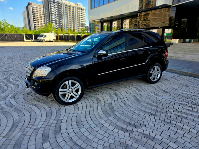 Mercedes-Benz ML 350 4 MATIC, снимка 2 - Автомобили и джипове - 51504147