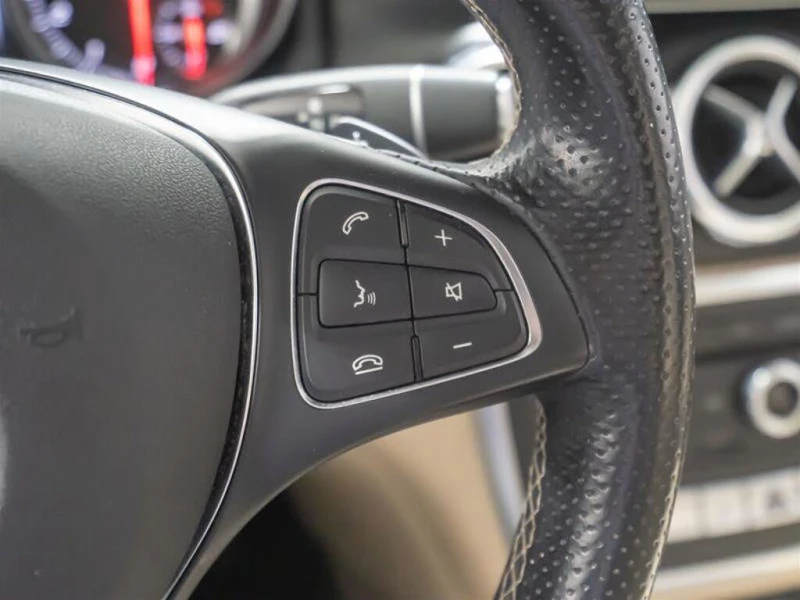 Mercedes-Benz GLA 250 4matic * CARFAX * АвтоКредит * (ЦЕНА ДО БГ), снимка 17 - Автомобили и джипове - 52553503