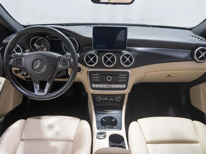 Mercedes-Benz GLA 250 4matic * CARFAX * АвтоКредит * (ЦЕНА ДО БГ), снимка 6 - Автомобили и джипове - 52553503