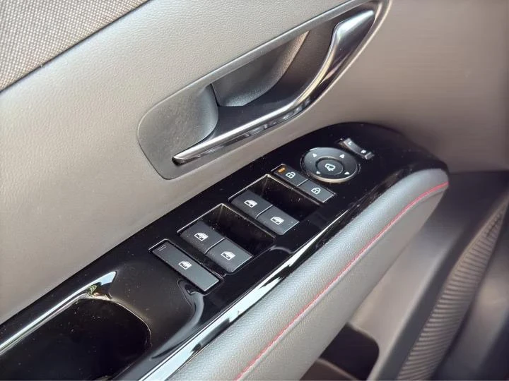 Hyundai Tucson Plug in, снимка 11 - Автомобили и джипове - 54129337