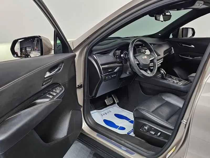 Cadillac XT4 2.0 Sports Awd, снимка 10 - Автомобили и джипове - 55088861