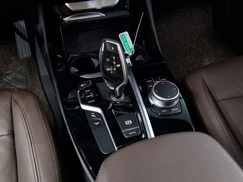 BMW X3 xDrive 20i Luxury| 192к.с.| ВКЛ.ТЕХНОТЕСТ, снимка 9 - Автомобили и джипове - 55184690