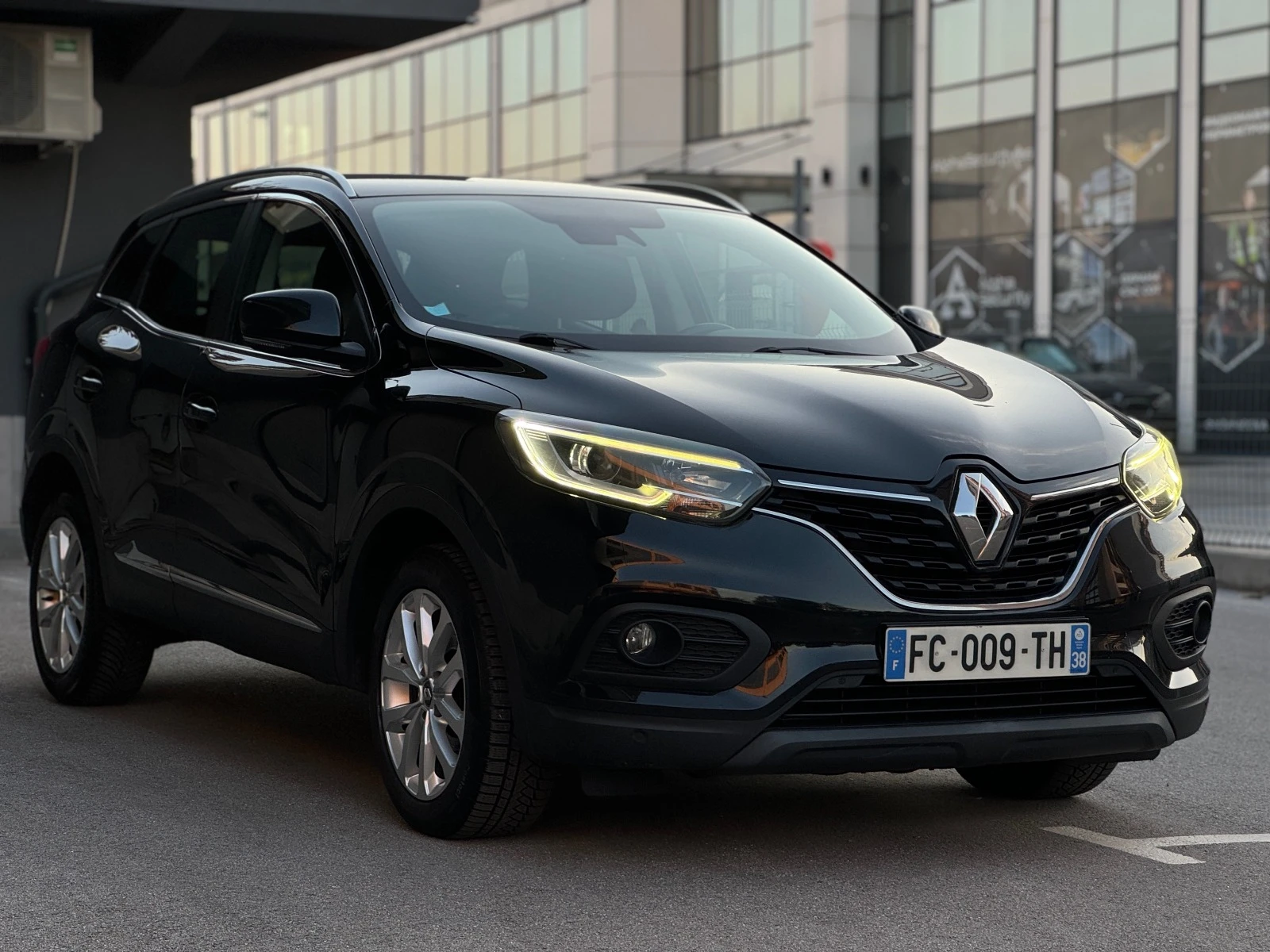 Renault Kadjar Гаранция//  АВТОМАТ TCE140  - изображение 3