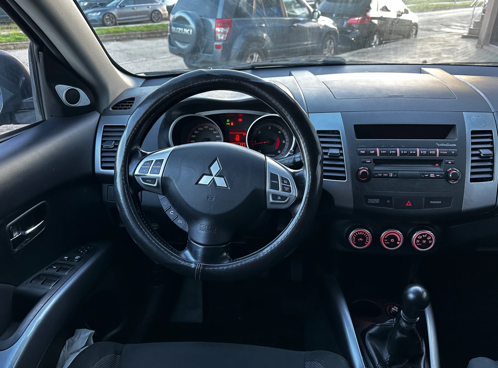 Mitsubishi Outlander 2.2DI-D/ 4X4/ 7-МЕСТА - изображение 7