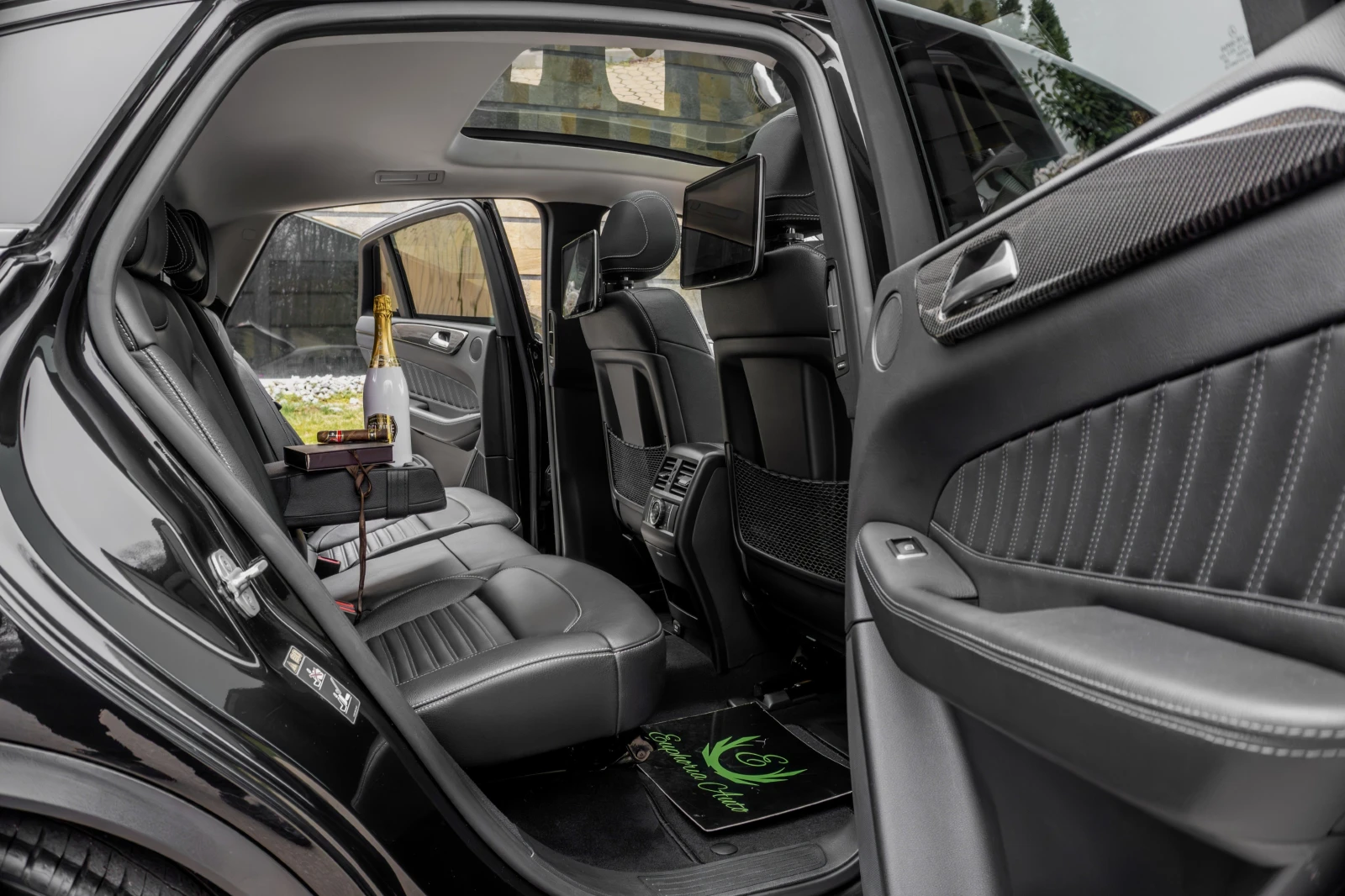 Mercedes-Benz GLE 43 AMG * 3xTV* PANORAMA* SOFTCLOSE* CARBON FIBER* 360CAM*, снимка 11 - Автомобили и джипове - 53714634