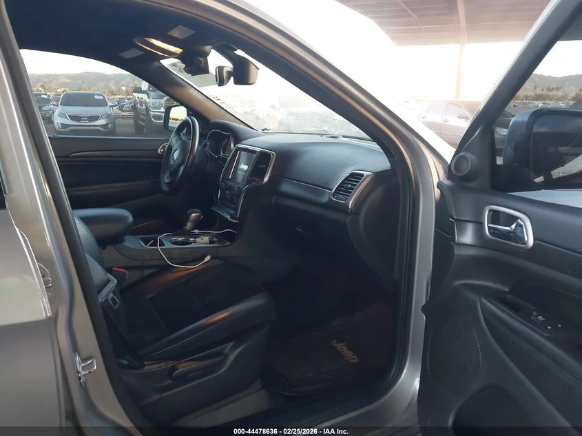 Jeep Grand cherokee 3.6l Altitude 4X2, снимка 5 - Автомобили и джипове - 53940991