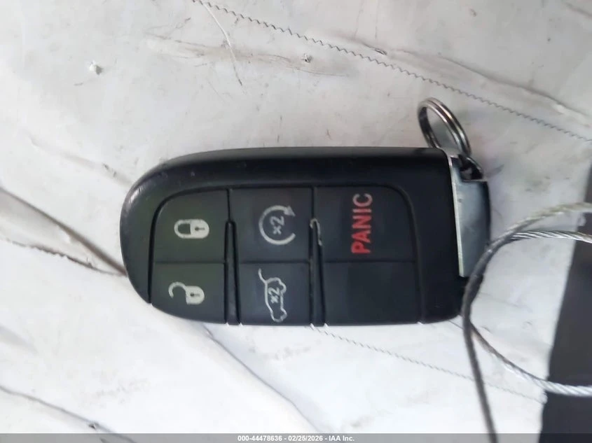 Jeep Grand cherokee 3.6l Altitude 4X2, снимка 11 - Автомобили и джипове - 53940991