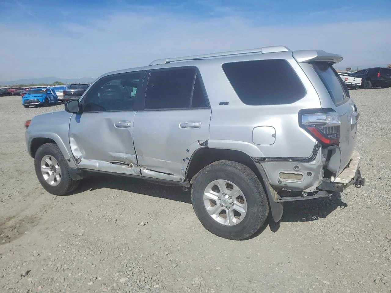 Toyota 4runner SR5| AWD| ОПЦИЯ ЗА ЛИЗИНГ, снимка 2 - Автомобили и джипове - 54397119