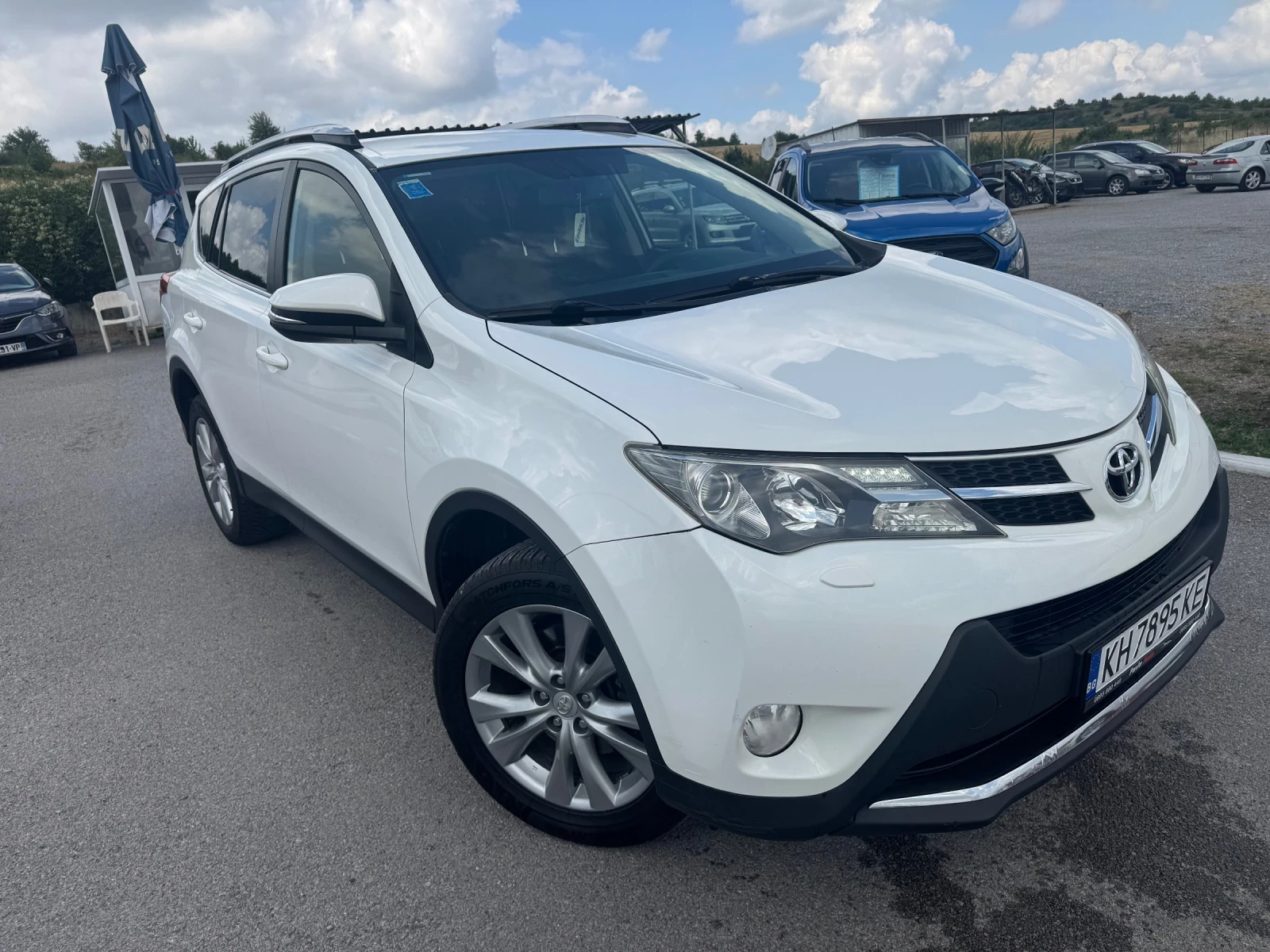 Toyota Rav4  2.2 D-4D 4x4 Навигация, Камера, Рейлинг и мн. др., снимка 3 - Автомобили и джипове - 54866632