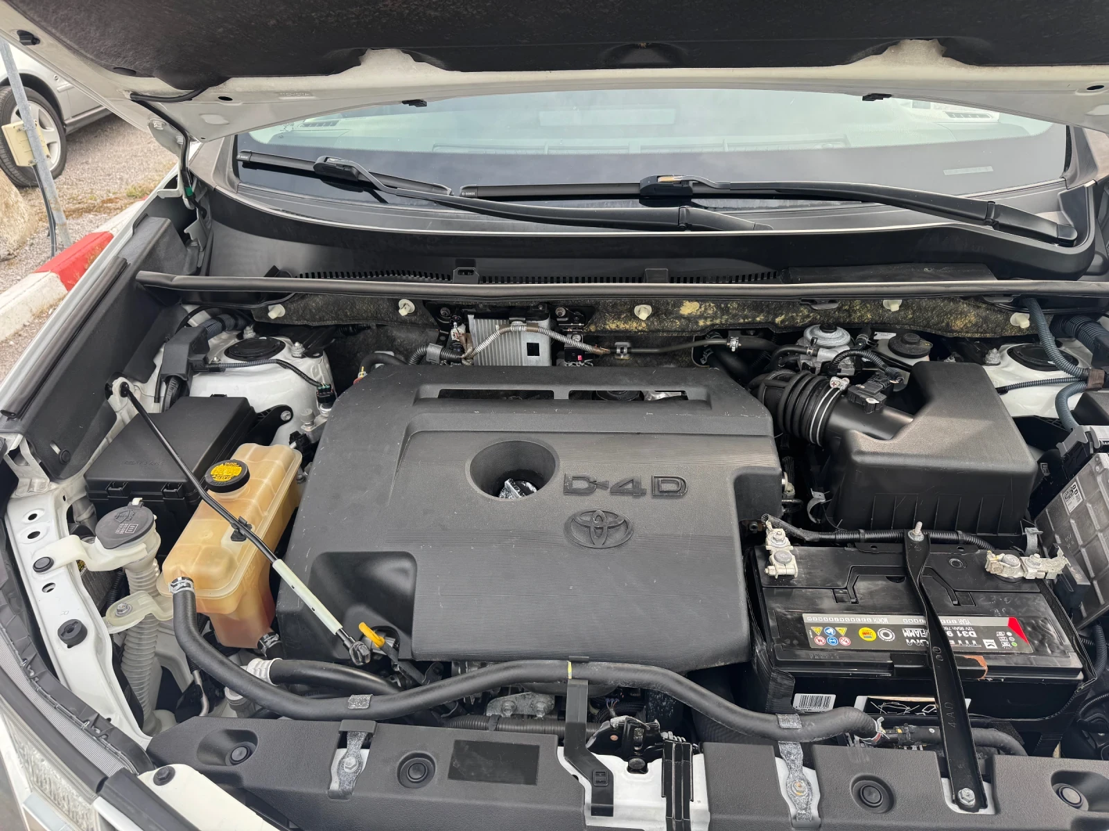 Toyota Rav4 2.2 D-4D AWD, снимка 16 - Автомобили и джипове - 54866632
