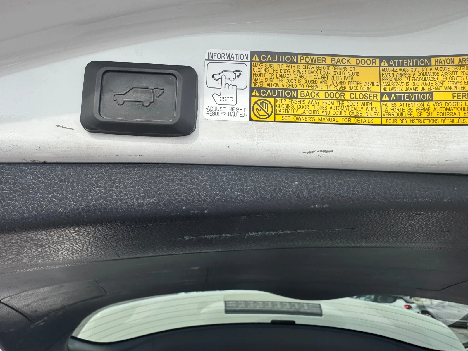 Toyota Rav4 2.2 D-4D AWD, снимка 17 - Автомобили и джипове - 54866632