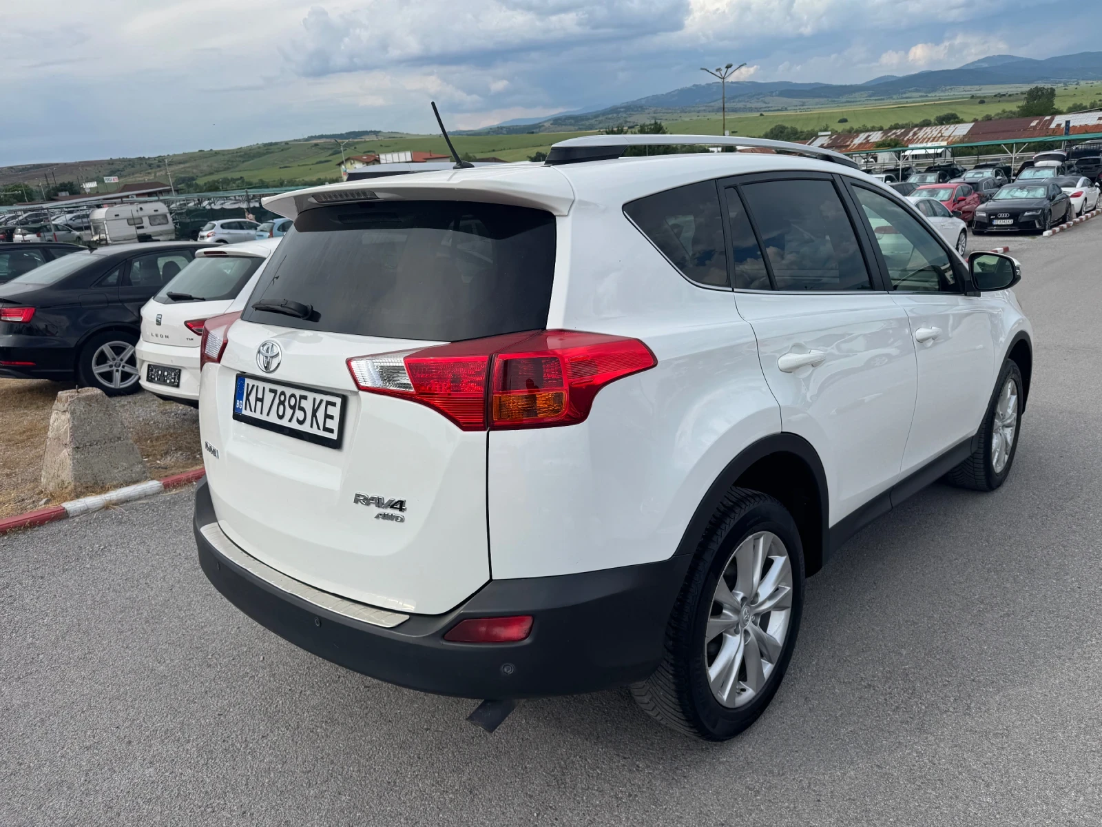 Toyota Rav4 2.2 D-4D AWD, снимка 5 - Автомобили и джипове - 54866632