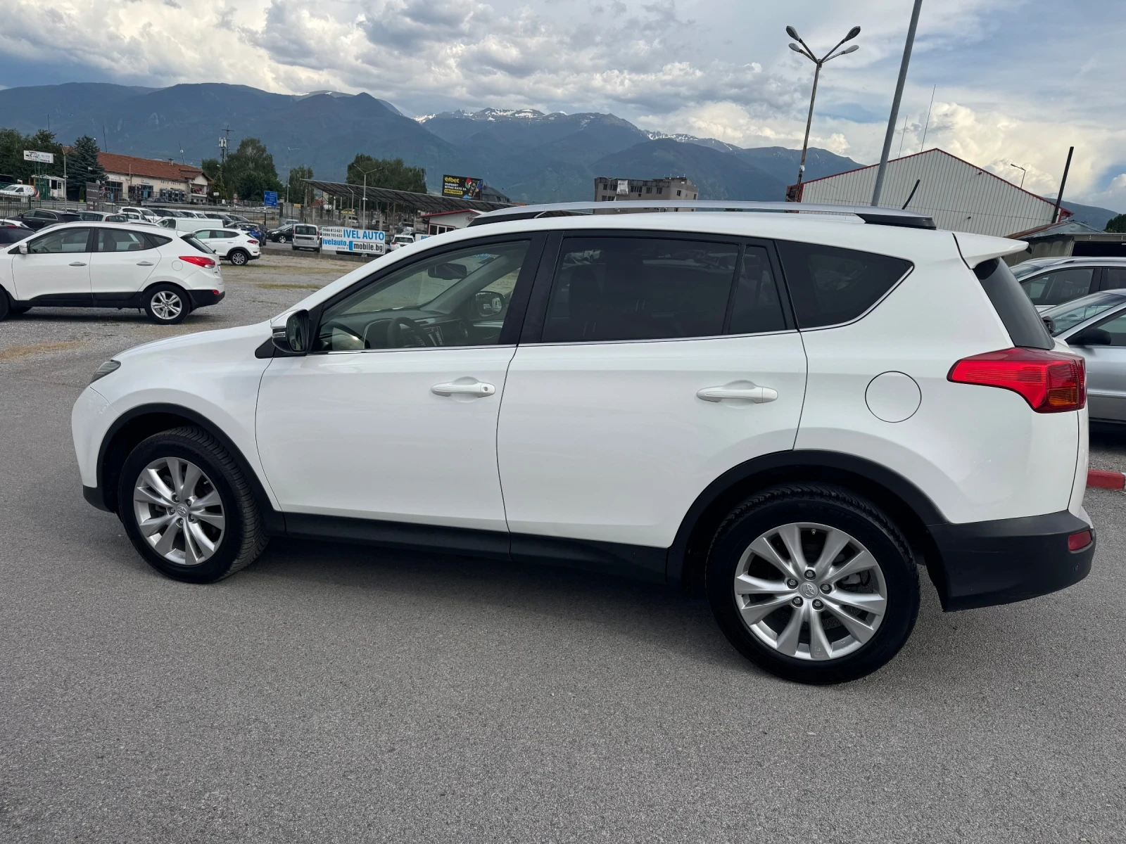Toyota Rav4 2.2 D-4D AWD, снимка 7 - Автомобили и джипове - 54866632